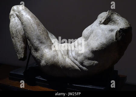 La figure d'un dieu de la rivière, un modèle de préparation pour une sculpture qui devait être mis en place dans l'église de San Lorenzo, par Michelangelo Buonarroti, à la suite de restauration entrepris par l'Opificio delle Pietre Dure, à l'affiche à la Casa Buonarroti à Florence, Italie. Où : Florence, Toscane, Italie Quand : 11 Oct 2017 Credit : IPA/WENN.com **Uniquement disponible pour publication au Royaume-Uni, USA, Allemagne, Autriche, Suisse** Banque D'Images