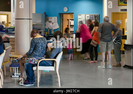 Réception à l'hôpital NHS Angleterre Banque D'Images