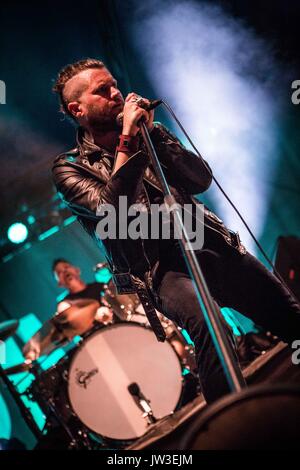 Sesto San Giovanni, Italie. 09Th Aug 2017. Jay Buchanan de l'american blues rock band Rival Sons représentés sur scène comme la scène à Carroponte Milan Italie. Credit : Roberto Finizio/Pacific Press/Alamy Live News Banque D'Images