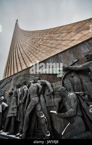 'Stella' monument à Moscou pour l'astronautique et les scientifiques. Banque D'Images