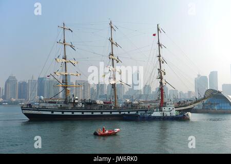 Qingdao, Chine. 11 août, 2017. Voilier russe Pallada ajoute du brillant à Qingdao et Semaine internationale de la voile à Qingdao, Festival de l'océan à l'est de la Chine La province du Shandong, le 11 août, 2017. Pallada est l'un des plus grands voilier dans le monde. Crédit : SIPA Asie/ZUMA/Alamy Fil Live News Banque D'Images