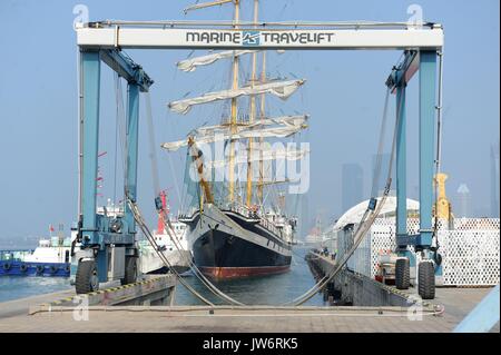 Qingdao, Chine. 11 août, 2017. Voilier russe Pallada ajoute du brillant à Qingdao et Semaine internationale de la voile à Qingdao, Festival de l'océan à l'est de la Chine La province du Shandong, le 11 août, 2017. Pallada est l'un des plus grands voilier dans le monde. Crédit : SIPA Asie/ZUMA/Alamy Fil Live News Banque D'Images