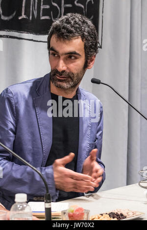 São Paulo, SP, BRÉSIL, 08/10/2017. Cinéaste et acteur libanais Rami Nihawi parle de son travail au cours de l'événement appelé "Cinéma de la bougie", qui fait partie de l'application du Monde Arabe Film Festival, en Cinesesc, région du centre de Sao Paulo, Brésil Banque D'Images