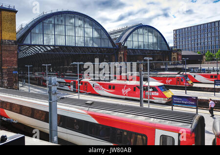 Virgin Trains à la gare de Kings Cross, London Banque D'Images