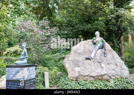 Une statue d'Oscar Wilde sur la place Merrion de Dublin Banque D'Images