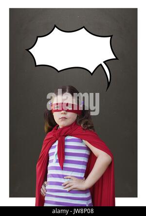 Digital composite de fille comme une superheroine avec bulle contre l'arrière-plan gris Banque D'Images