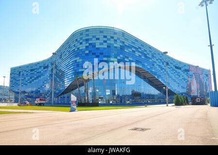 Russie - 11 juillet 2017 Parc olympique de Sotchi. Palais de glace Iceberg Banque D'Images