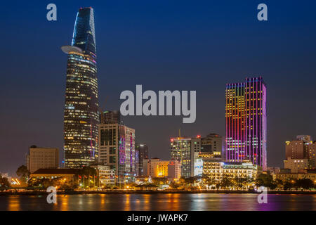 Le centre-ville de Saigon, Skyline avec Bitexo Tower, District 1, Crépuscule, Ho Chi Minh City, Vietnam Banque D'Images