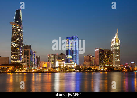 Le centre-ville de Saigon, Skyline avec Bitexo Tower, District 1, Crépuscule, Ho Chi Minh City, Vietnam Banque D'Images