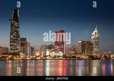 Le centre-ville de Saigon, Skyline avec Bitexo Tower, District 1, Crépuscule, Ho Chi Minh City, Vietnam Banque D'Images