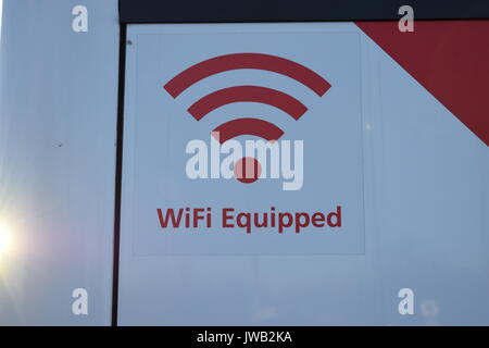 Connexion Wi-Fi au réseau local signe sur une longue distance Banque D'Images