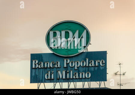 Banca Popolare di Milano S.p.A. appelé Bipiemme ou simplement BPM est une banque italienne basée à Milan, en Lombardie. Banque D'Images