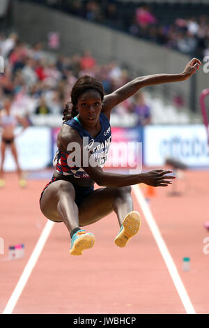 Angelina Lanza de France passe pour la médaille de bronze dans l'épreuve féminine du saut en T47 à la finale des Championnats du monde à Londres 2017 Para Banque D'Images