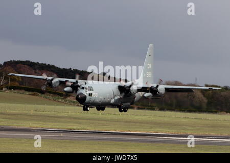 165158, un Lockheed C-130T Hercules exploités par la marine des États-Unis, à l'Aéroport International de Prestwick en Ayrshire. Banque D'Images