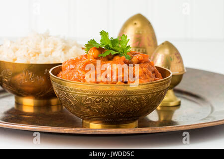 Ce plat indien est composé de pois chiches, tomates et oignons dans une sauce épicée. Banque D'Images
