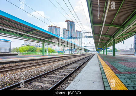 Séoul, Corée du Sud - 17 avril : High speed train station à Pyeongtaek. Photo prise Avril 17,2016 à Séoul, Corée du Sud. Banque D'Images