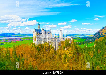 Hohenschwangau, Allemagne - le 28 mai 2017 : Le château de Neuschwanstein à Hohenschwangau Banque D'Images