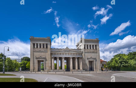 Propyläen am Königsplatz, Königsplatz, München, Oberbayern, Bayern, Deutschland, Europa Banque D'Images