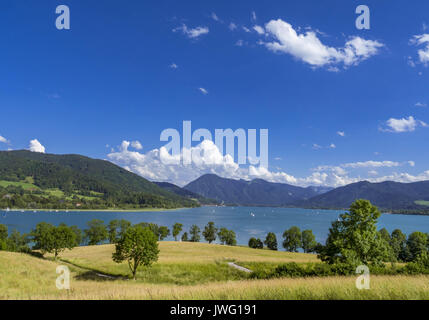 Tegernsee mit Wallberg, Oberbayern, Bayern, Deutschland, Europa Banque D'Images