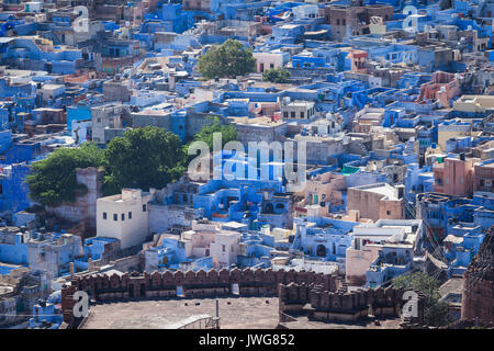 La ville bleue de jodhpur avec le fort mehrangarh. Banque D'Images