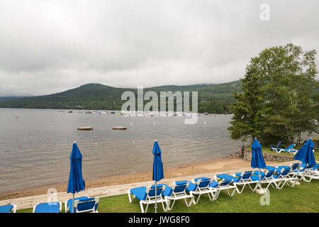 Le lac Tremblant au pied du mont Tremblant au canada Banque D'Images