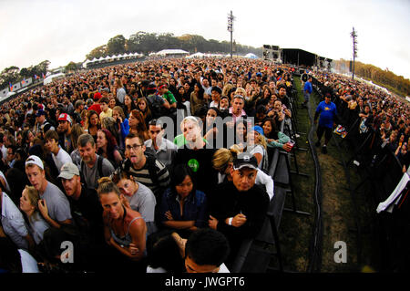 La foule à l'extérieur de l'atmosphère de 2009 festival terres golden gate park san francisco août 29,2009. Banque D'Images