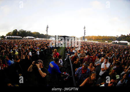 La foule à l'extérieur de l'atmosphère de 2009 festival terres golden gate park san francisco août 29,2009. Banque D'Images