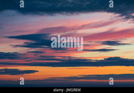 Le lever du soleil sur le Shropshire, vu de Titterstone Clee. Banque D'Images