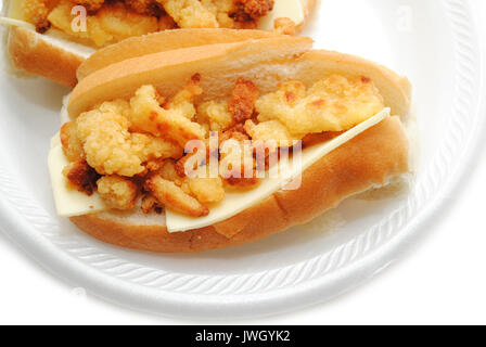 Clam frit servi sandwich sur un rouleau de Nouvelle Angleterre Banque D'Images