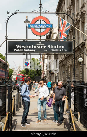 La station de métro Westminster entrée du métro Public Banque D'Images