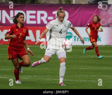 Parc Shamrock, Portadown, Irlande du Nord. 11 août 2017. Les femmes de l'UEFA des moins de 19 ans Groupe A - Allemagne/Espagne. L'Allemagne Sophia Kleinherne (4) sur le ballon. Crédit : David Hunter/Alamy Live News. Banque D'Images