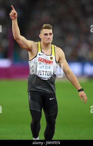 Londres, Royaume-Uni. 12 août 2017. Johannes Vetter (GER) remporte la finale du javelot hommes au stade de Londres, au jour 9 des Championnats du monde IAAF 2017 à Londres. Deuxième Jakub Vadlejch (CZE), troisième Petr Frydrych (CZE). Crédit : Stephen Chung / Alamy Live News Banque D'Images