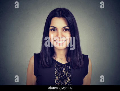 Portrait of a Beautiful woman smiling at camera Banque D'Images