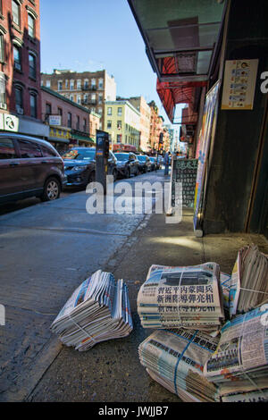 Journaux on street Banque D'Images