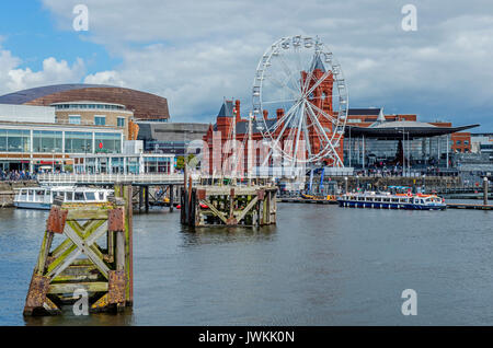 La baie de Cardiff, un jour d'été au Pays de Galles du sud Banque D'Images