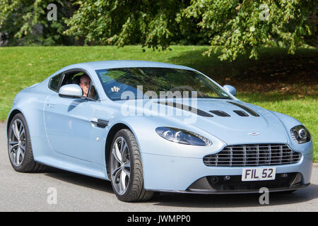 ASTON MARTIN VANTAGE V12 2010 Banque D'Images
