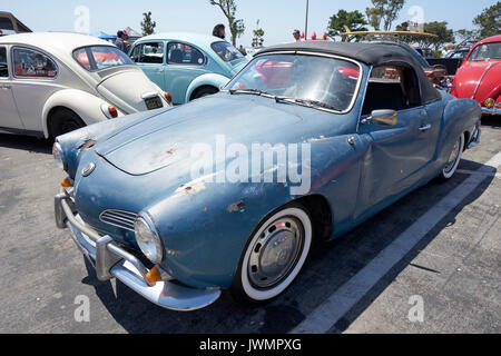 Les amateurs de voitures allemand se rassemblent pour socialiser et afficher leur Volkwagens vintage (et quelques Porsches) Banque D'Images