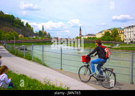 Salzbourg, Autriche - Mai 01, 2017 : le remblai à Salzbourg Banque D'Images