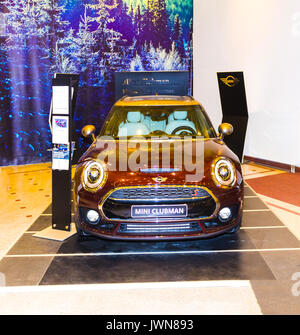 VIlnius, Lituanie - janvier 01, 2017 : MINI Cooper Clubman présentée au centre commercial 9 Gedimino Banque D'Images