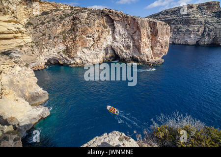 Excursion en bateau vers la Grotte Bleue à Malte Banque D'Images