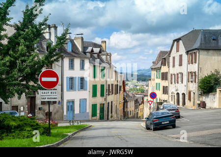 Maisons anciennes à Oloron-Sainte-Marie, France. Banque D'Images