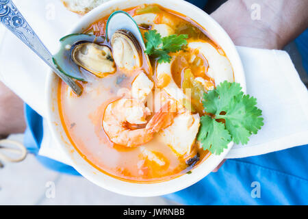 Soupe de fruits de mer français la Bouillabaisse Banque D'Images