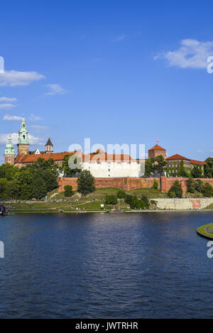 Cracovie, rivière Weichsel, le palais royal de Wawel sur Banque D'Images