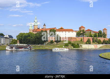 Cracovie, rivière Weichsel, le palais royal de Wawel sur Banque D'Images