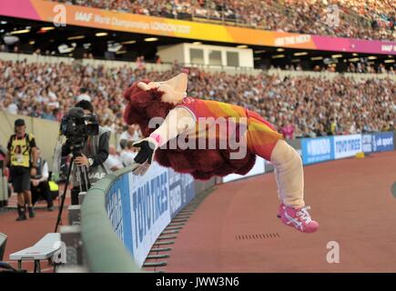 Londres, Royaume-Uni. 13e Août 2017. Le hérisson héros culbutes onver de l'accaparement. Championnats du monde d'athlétisme de l'IAAF. Stade olympique de Londres. Queen Elizabeth Olympic Park. Stratford. Londres. UK. 13/08/2017. Credit : Sport en images/Alamy Live News Banque D'Images