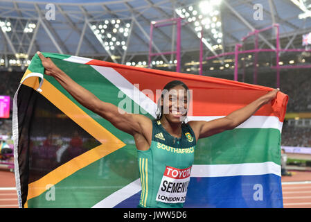 Londres, Royaume-Uni. 13 août 2017. Caster Semenya (Afrique du Sud) célèbre la victoire du 800 m femmes. La session finale au stade de Londres, au jour 10 de l'es Championnats du Monde 2017 de Londres. Crédit : Stephen Chung / Alamy Live News Banque D'Images