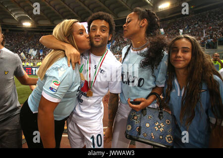 Stadio Olimpico, Rome, Italie. 13e Août 2017. Tim Super Coupe de football final. Vs Juventus Lazio. Anderson avec la famille. Credit : IPA/Alamy Live News Banque D'Images