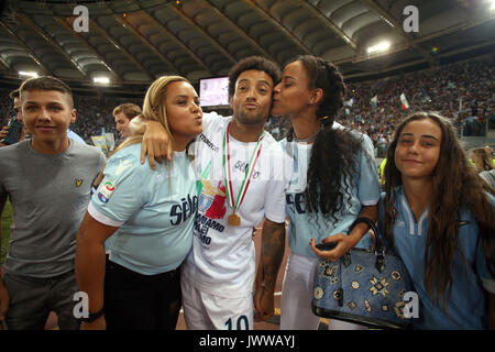 Stadio Olimpico, Rome, Italie. 13e Août 2017. Tim Super Coupe de football final. Vs Juventus Lazio. Anderson avec la famille. Credit : IPA/Alamy Live News Banque D'Images