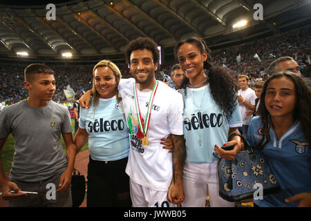 Stadio Olimpico, Rome, Italie. 13e Août 2017. Tim Super Coupe de football final. Vs Juventus Lazio. Anderson avec la famille. Credit : IPA/Alamy Live News Banque D'Images