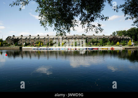 Otley, Leeds, Royaume-Uni. 14 août, 2017. Barques sur la rivière Wharfe, première fois depuis 2001 : Crédit Les Wagstaff/Alamy Live News Banque D'Images